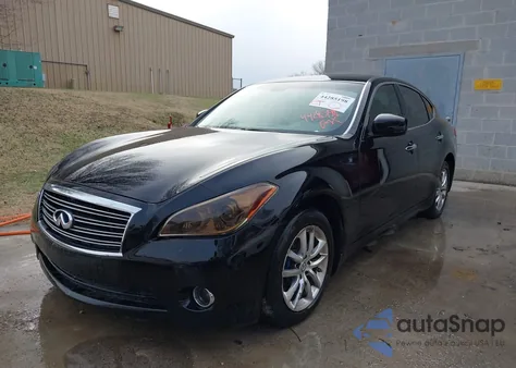 2011 Infiniti M37 z USA, uszkodzony, nr VIN JN1BY1AP2BM323497